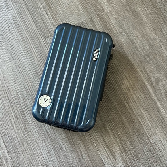 Rimowa Luggage Amenity Kit Case Toiletries Travel Blue Zip Pouch One Size - Picture 2 of 10